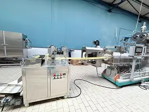 تركيب المعدات وخطوط الإنتاج في مواقع عملاؤنا