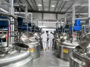 تركيب المعدات وخطوط الإنتاج في مواقع عملاؤنا